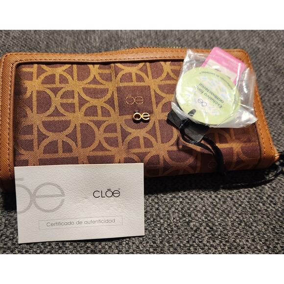 Cloe Large Zipper Wallet - Picture 1 of 5